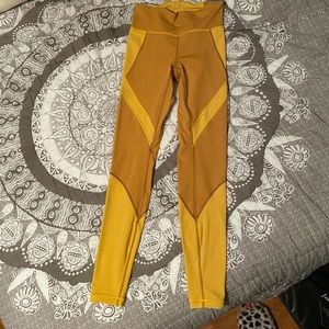 LULULEMON TRAIN TIGHTS SZ6